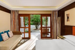 Sheraton Maldives Full Moon Resort & Spa / 喜来登满月岛